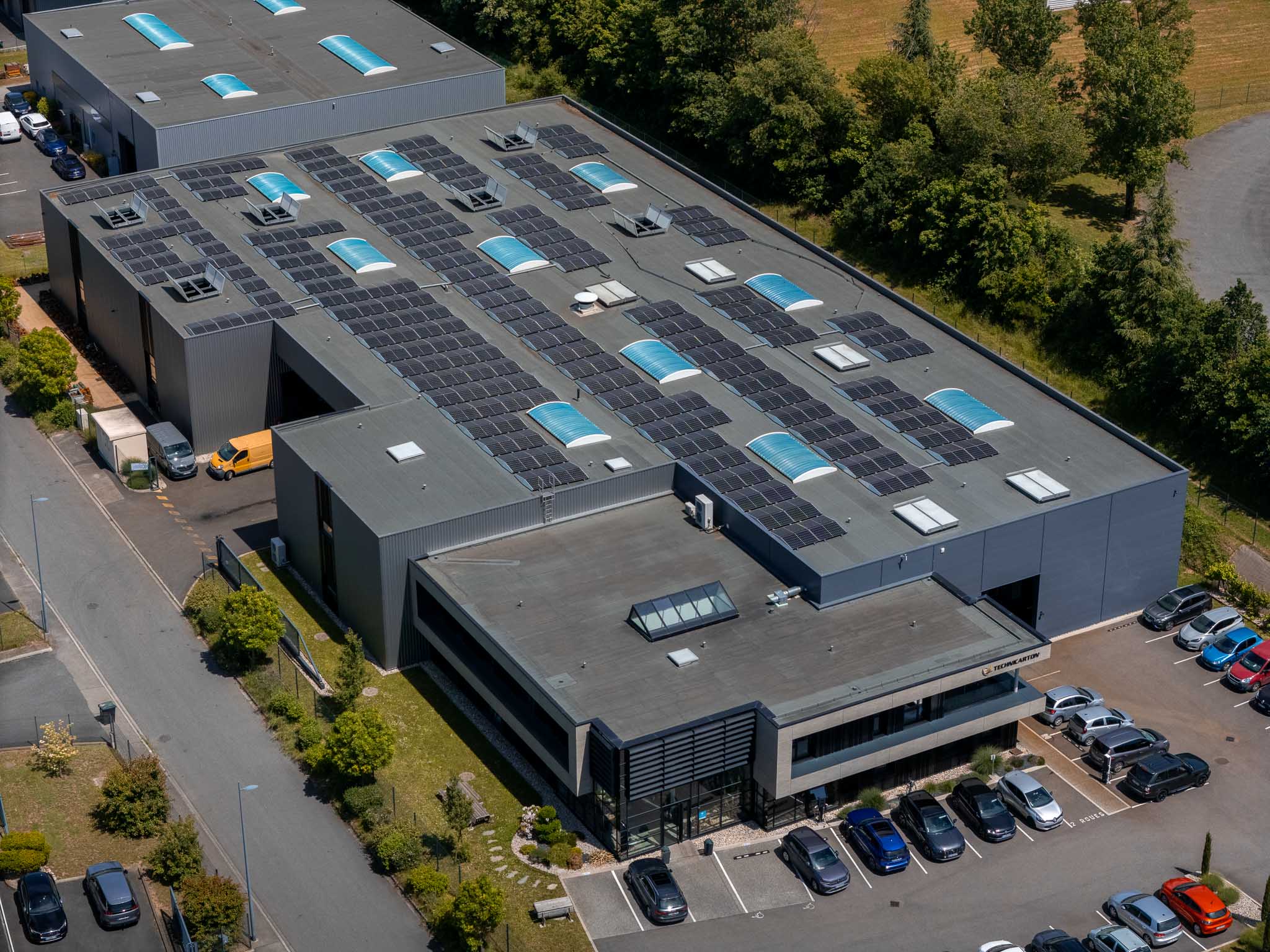 Réalisation d'une toiture photovoltaïque sur un site industriel