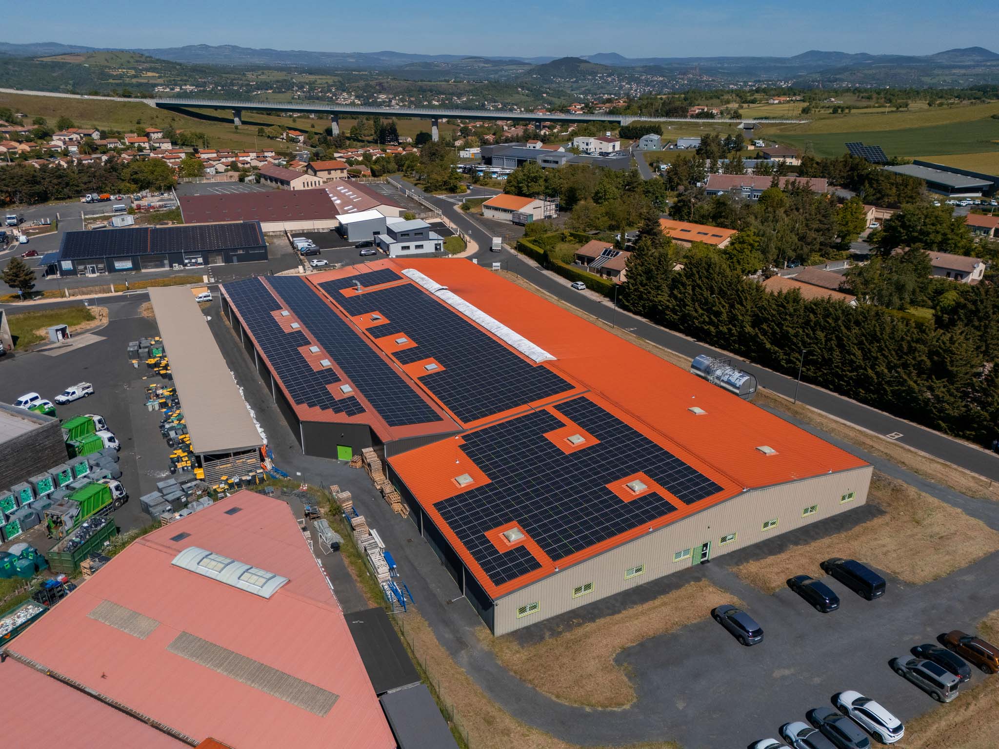 Réalisation d'une toiture solaire par Diméo énergie sur un site industriel